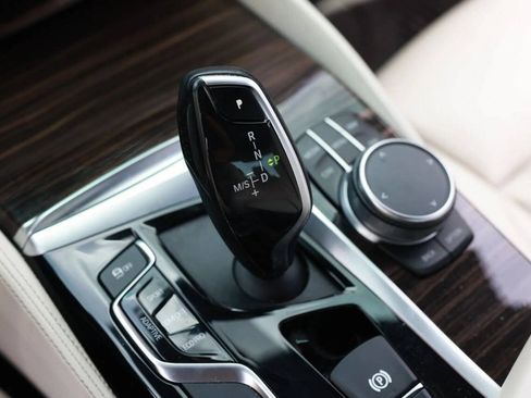 Used 2020 BMW 540i w/ M Sport Package RWD image 25