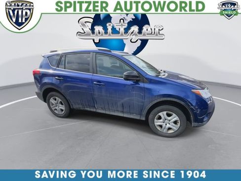 Used 2015 Toyota RAV4 LE image 2