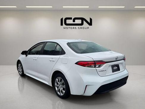 Used 2024 Toyota Corolla LE FWD image 3