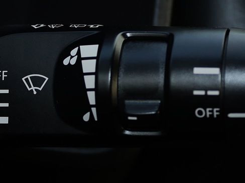 Used 2023 Nissan Rogue SV image 28