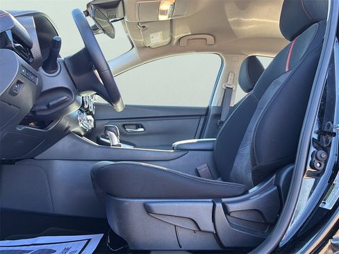 Used 2025 Nissan Sentra SR image 27