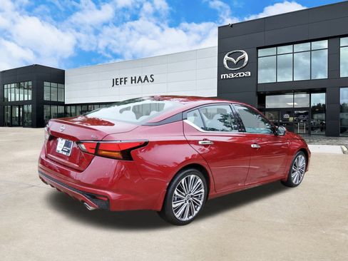 Used 2025 Nissan Altima 2.5 SL image 3