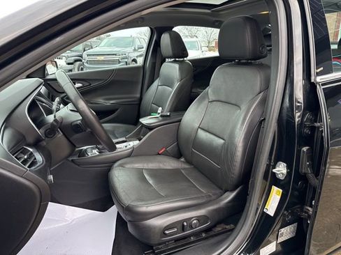 Used 2020 Chevrolet Malibu Premier image 2