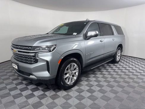 Used 2024 Chevrolet Suburban Premier w/ Advanced Technology Package AWD/4WD image 5