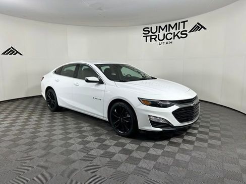 Used 2024 Chevrolet Malibu LT w/ Sport Edition FWD image 2