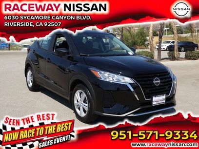 New 2025 Nissan Kicks Play S