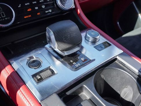 Used 2022 Jaguar F-PACE SVR AWD/4WD image 19