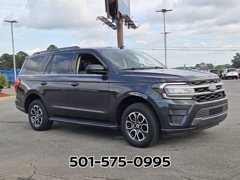 Used 2024 Ford Expedition XLT AWD/4WD image 4