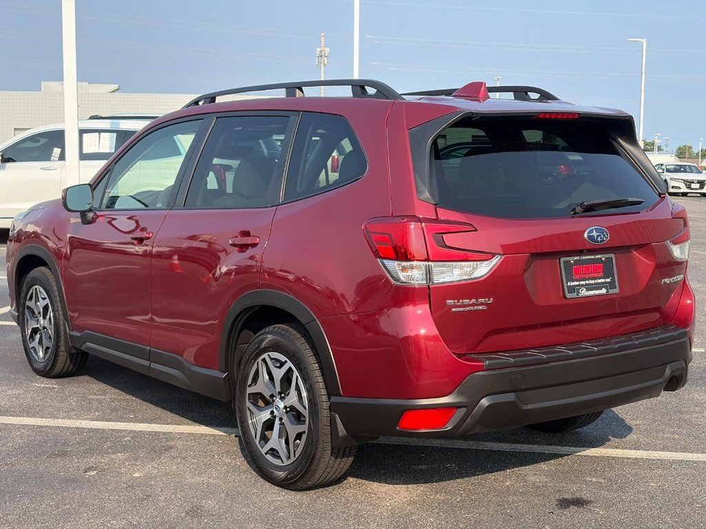 Used 2023 Subaru Forester Premium AWD/4WD image 6
