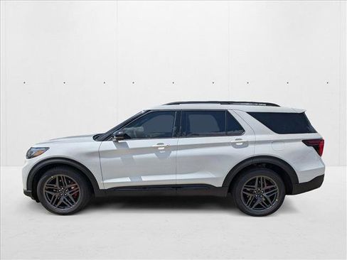 New 2025 Ford Explorer ST image 5