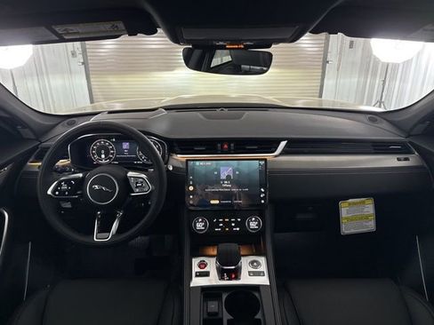 Used 2026 Jaguar F-PACE R-Dynamic S image 22