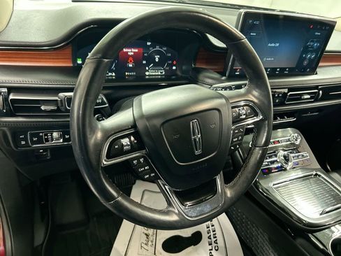 Used 2022 Lincoln Nautilus Reserve w/ Luxury Package image 4