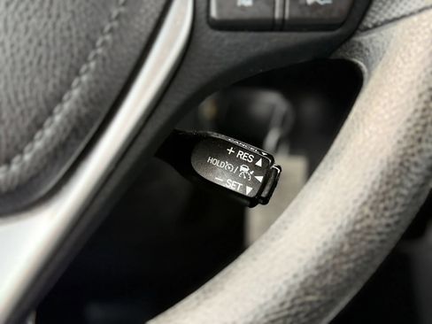 Used 2018 Toyota Corolla LE image 20