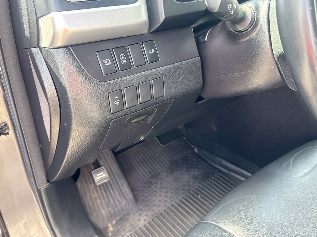 Used 2017 Toyota Highlander XLE AWD/4WD image 13