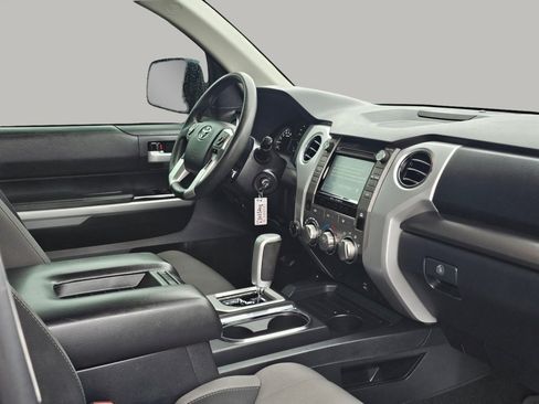 Used 2018 Toyota Tundra SR5 w/ TRD Off Road Package image 25