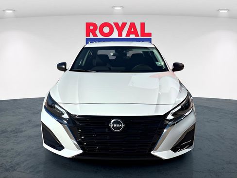 Used 2025 Nissan Altima 2.5 S image 2