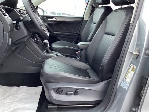 Used 2022 Volkswagen Tiguan SE image 15
