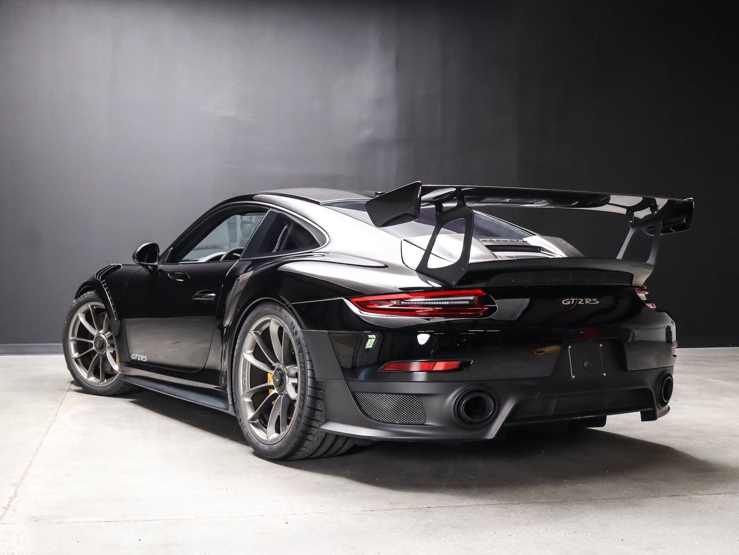 Certified 2018 Porsche 911 GT2 RS RWD image 4