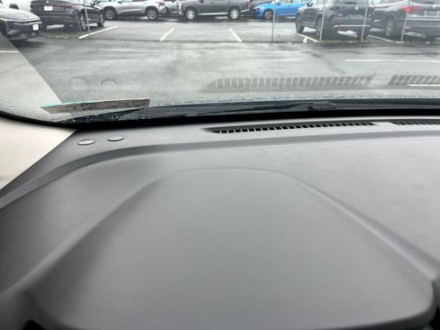 Used 2025 Nissan Versa SV FWD image 32