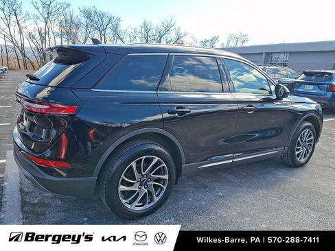 Used 2022 Lincoln Corsair AWD w/ Equipment Group 101A image 5