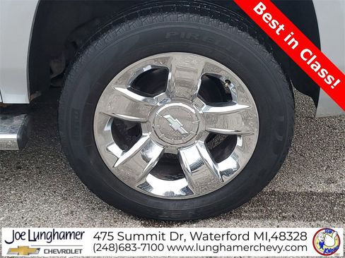 Used 2019 Chevrolet Suburban LT w/ LT Signature Package image 34