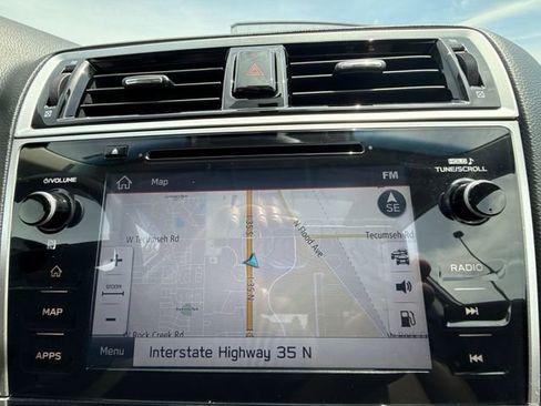 Used 2019 Subaru Outback 3.6R Touring AWD/4WD image 18
