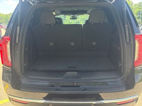 Used 2023 GMC Yukon SLT w/ SLT Premium Package AWD/4WD image 10