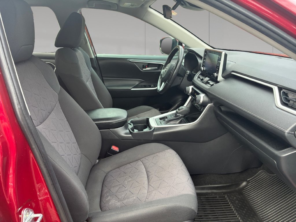 Used 2020 Toyota RAV4 XLE w/ Convenience Package AWD/4WD image 17