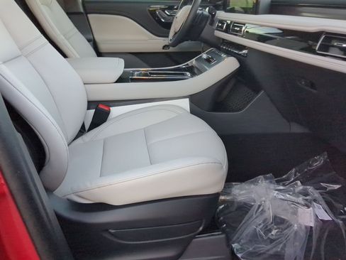 New 2026 Lincoln Aviator 2WD image 24