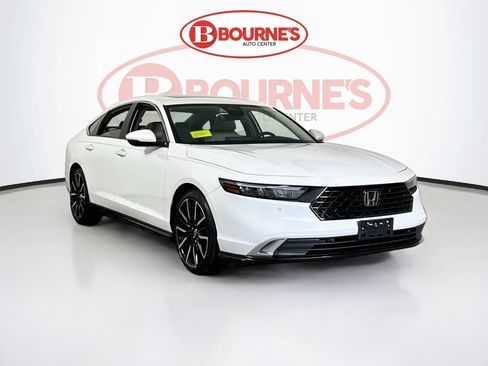 Used 2023 Honda Accord Touring image 1