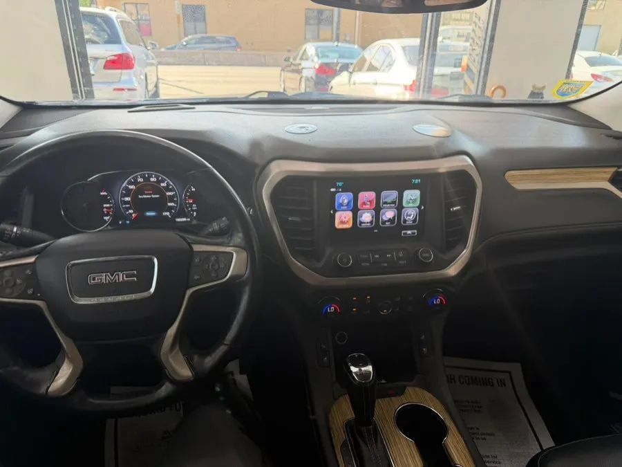 Used 2017 GMC Acadia Denali w/ Technology Package AWD/4WD image 6