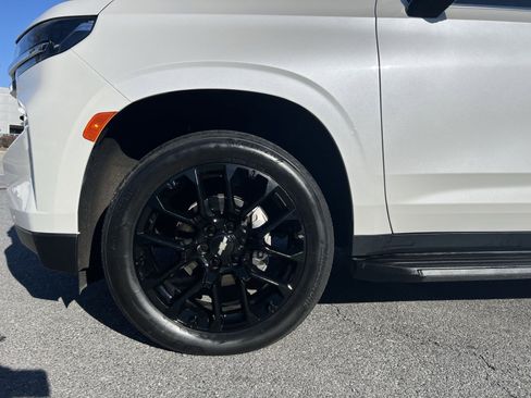 Used 2022 Chevrolet Tahoe LT w/ Luxury Package image 12