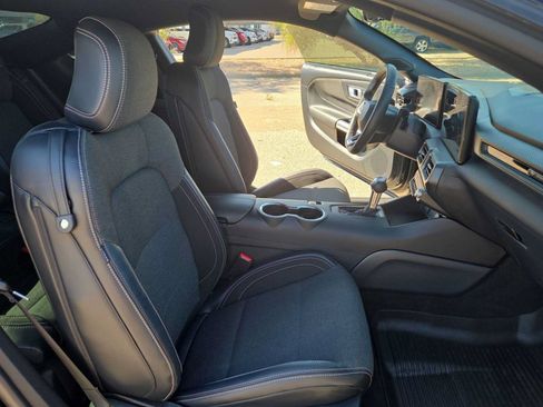 Used 2025 Ford Mustang Coupe RWD image 18