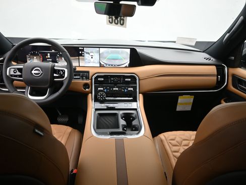 New 2025 Nissan Armada Platinum Reserve image 18