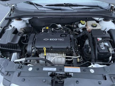 Used 2014 Chevrolet Cruze LS image 25