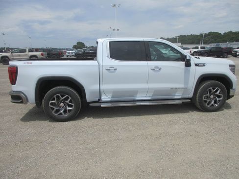 New 2026 GMC Sierra 1500 SLT w/ SLT Premium Plus Package AWD/4WD image 3