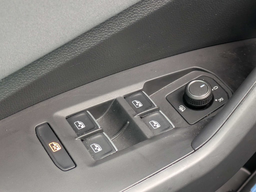 Used 2026 Volkswagen Jetta SE FWD image 30