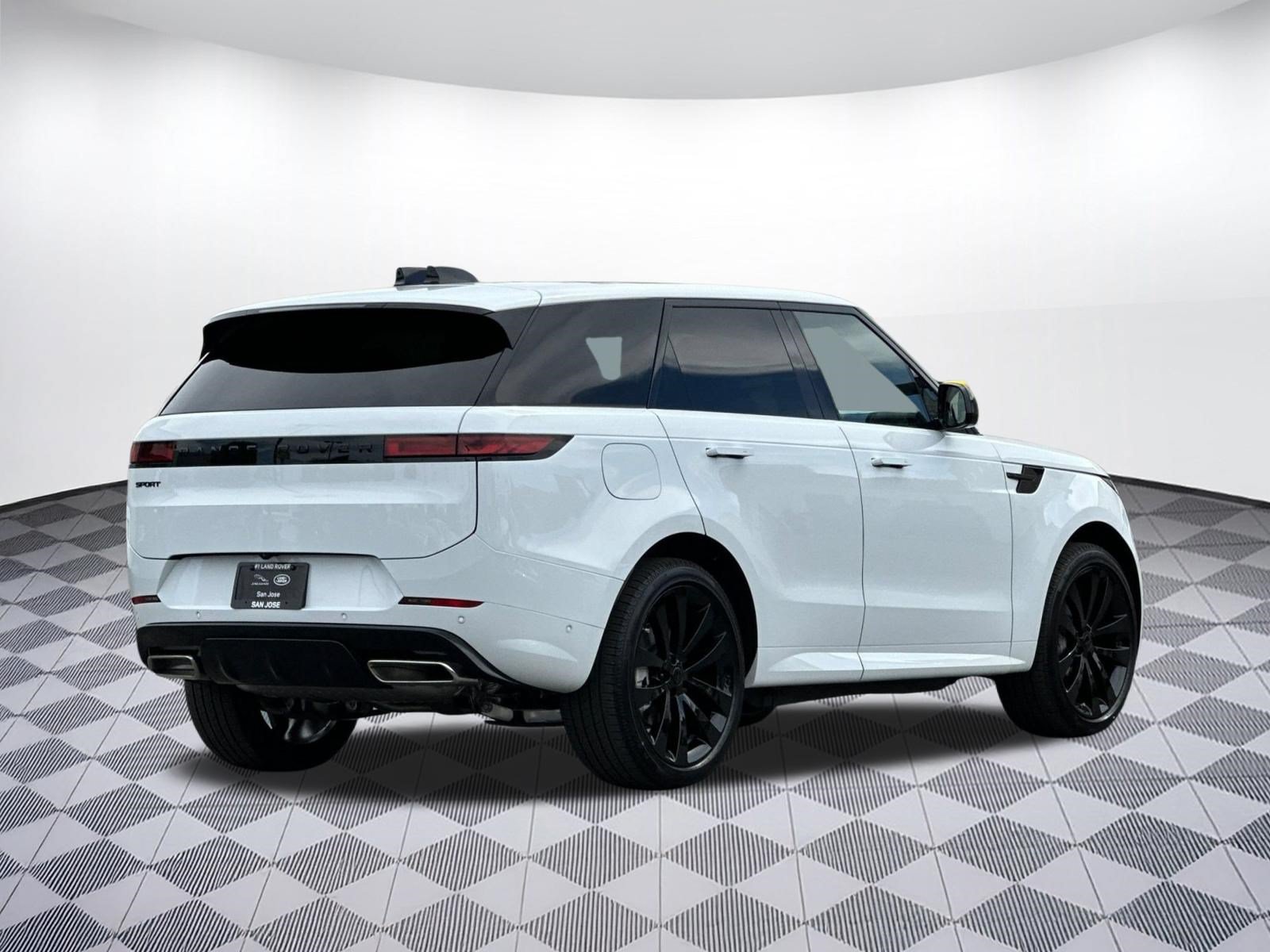 New 2026 Land Rover Range Rover Sport Dynamic SE AWD/4WD image 9
