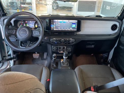 Used 2024 Jeep Wrangler Unlimited w/ Convenience Group AWD/4WD image 11