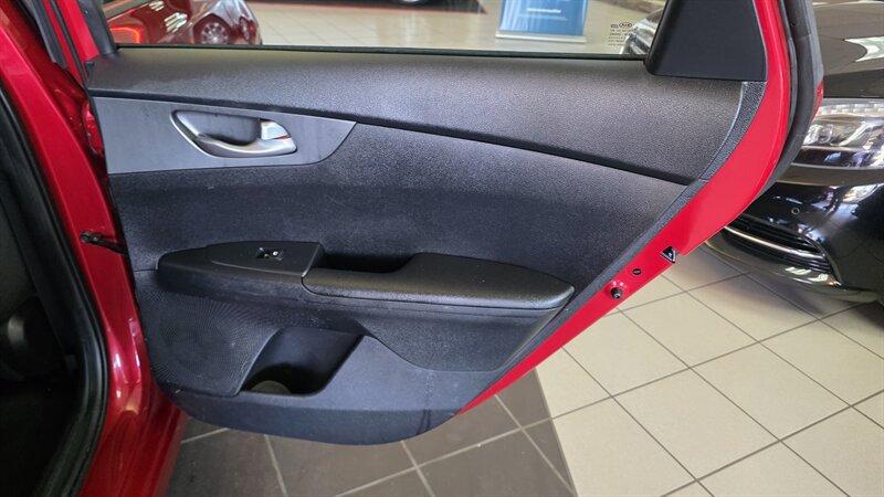Used 2019 Kia Forte LXS FWD image 22
