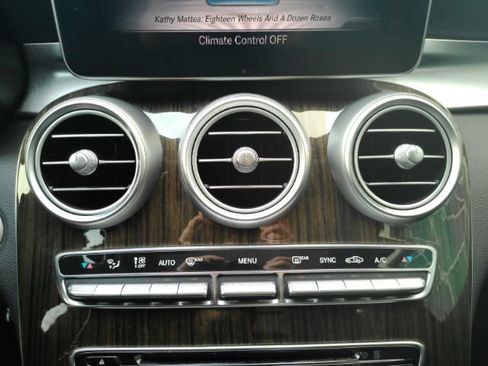 Used 2016 Mercedes-Benz C 300 4MATIC Sedan image 33