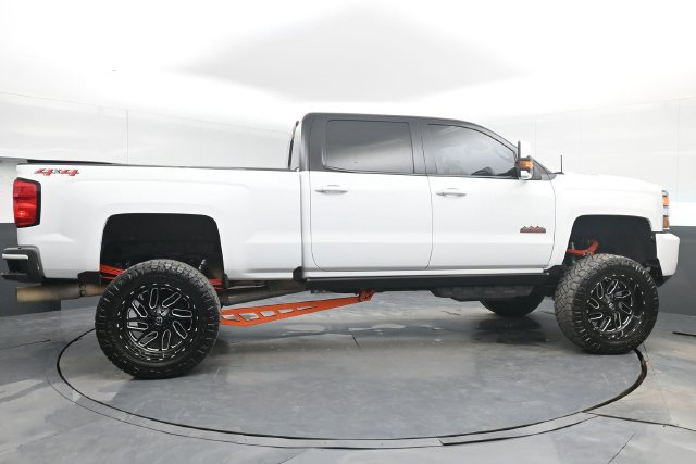 Used 2018 Chevrolet Silverado 2500 High Country w/ Duramax Plus Package AWD/4WD image 15