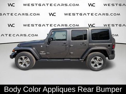 Used 2017 Jeep Wrangler Unlimited Sahara w/ Connectivity Group AWD/4WD image 11