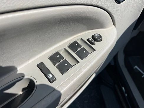 Used 2010 Chevrolet HHR LT FWD image 20