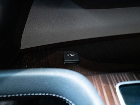 Used 2023 Toyota Sienna LE image 28