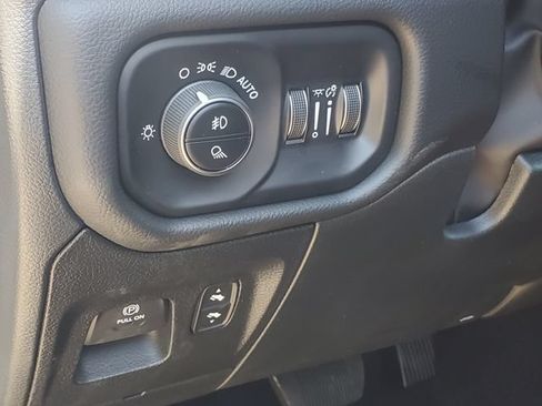New 2026 RAM 1500 4x4 Crew Cab image 12