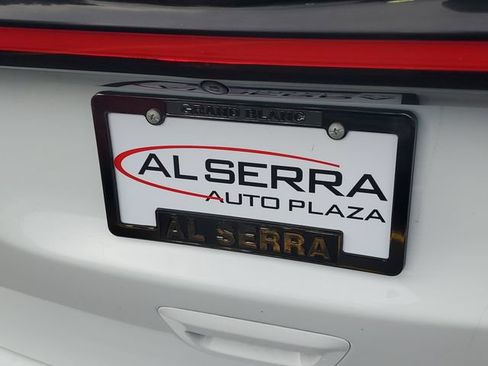 Used 2024 Chrysler Pacifica Limited FWD image 6