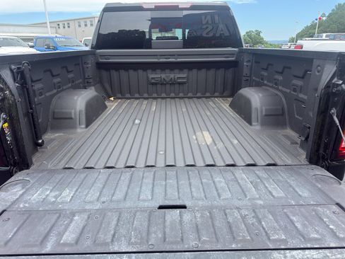 Used 2025 GMC Sierra 1500 SLT w/ SLT Premium Plus Package AWD/4WD image 11