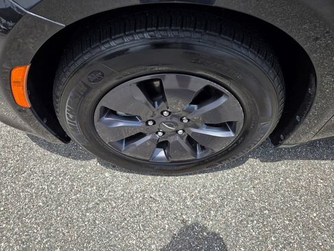 Used 2019 Chrysler Pacifica Limited w/ Advanced Safetytec Group FWD image 15