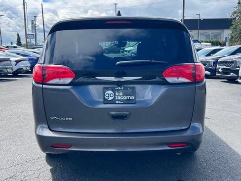 Used 2023 Chrysler Voyager LX FWD image 6